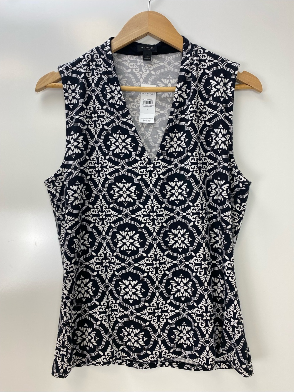 Ann Taylor Sleeveless V-Neck Tile Floral Print Top - Black & White